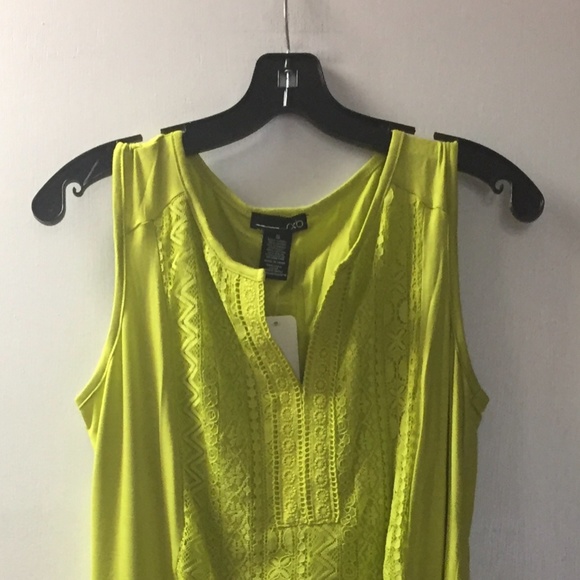 🌟Lace Detail Tank Top - Picture 3 of 5